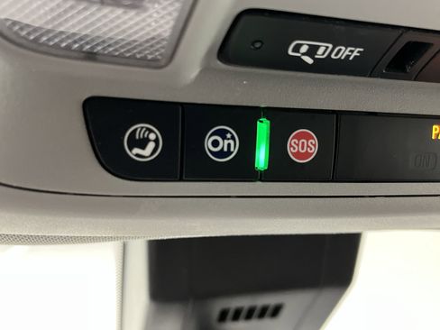 Certified 2022 Chevrolet Equinox LT w/ Driver Convenience Package image 25