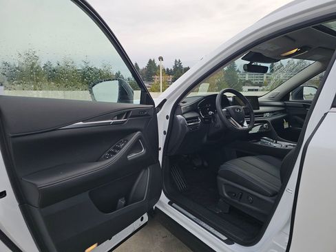 New 2026 INFINITI QX60 Luxe w/ Family Package image 30