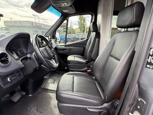 Used 2021 Mercedes-Benz Sprinter 4500 image 13