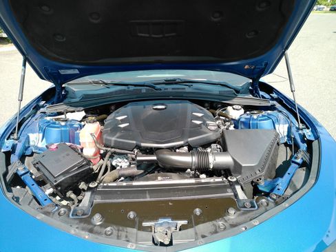 Certified 2020 Chevrolet Camaro LT RWD image 4