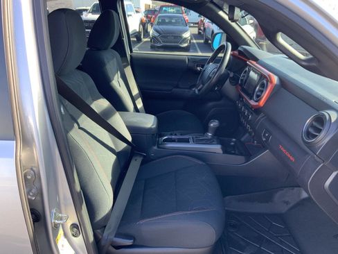 Used 2017 Toyota Tacoma TRD Off-Road image 57