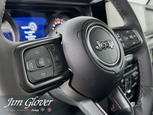 New 2025 Jeep Gladiator Mojave w/ Safety Group image 29