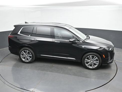 Used 2025 Cadillac XT6 Premium Luxury AWD/4WD image 33