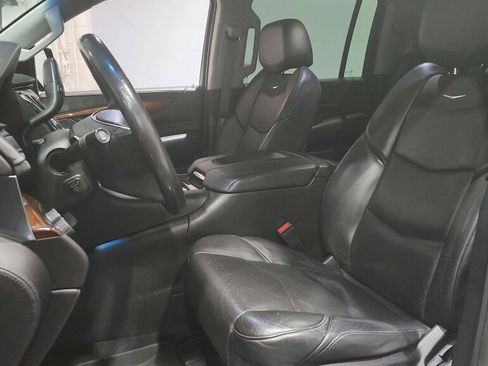 Used 2017 Cadillac Escalade ESV Luxury AWD/4WD image 33