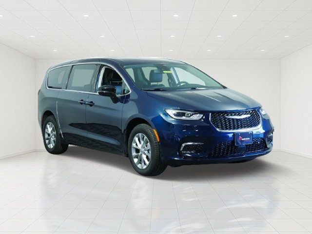 Used 2024 Chrysler Pacifica Touring-L AWD/4WD image 1