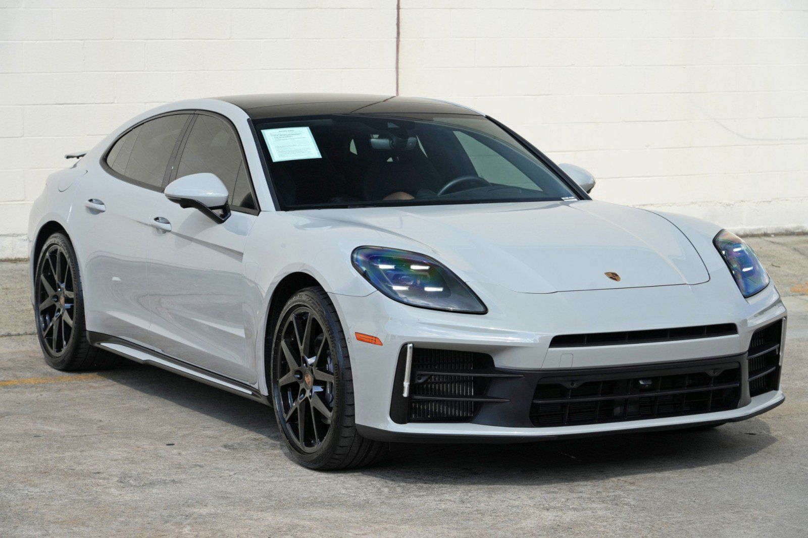 Used 2025 Porsche Panamera image 61