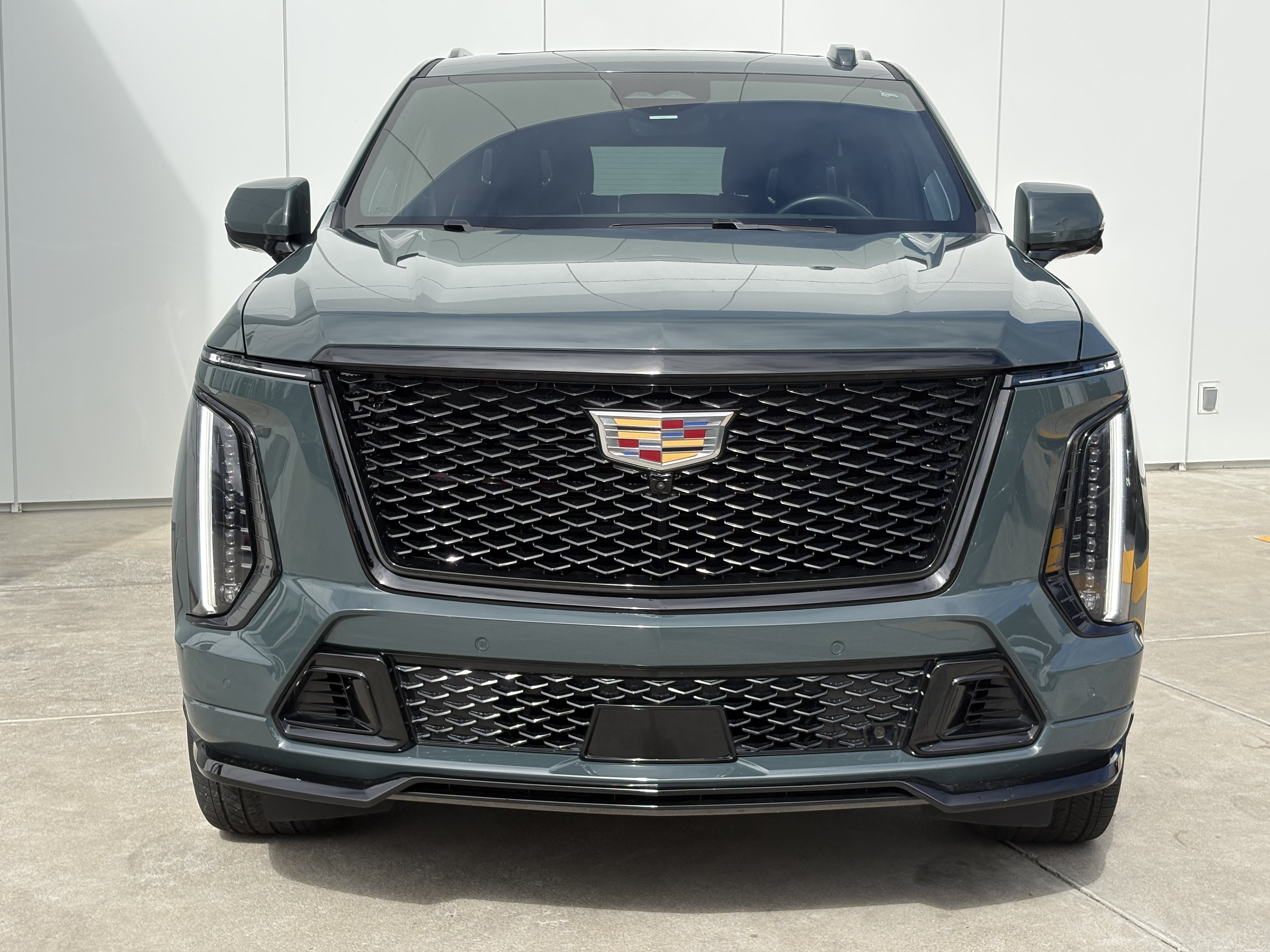 Certified 2025 Cadillac Escalade ESV V AWD/4WD image 3