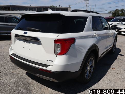 Used 2022 Ford Explorer XLT w/ Equipment Group 202A image 6