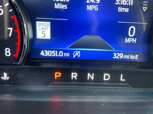 Used 2023 Ford Explorer XLT w/ Equipment Group 202A RWD image 13