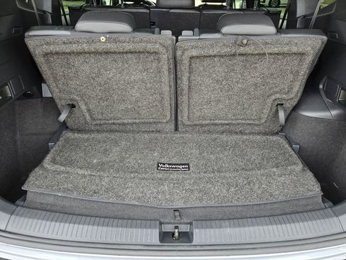 Used 2023 Volkswagen Tiguan SE R-Line FWD image 29