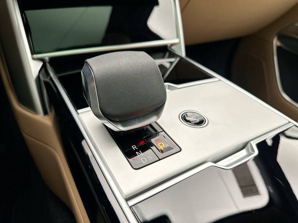 New 2026 Land Rover Range Rover SE AWD/4WD image 12