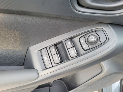 Used 2025 Subaru Crosstrek 2.0i image 12