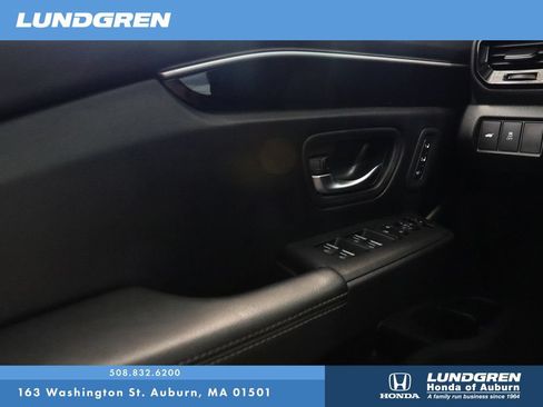 Used 2025 Honda Pilot EX-L image 31