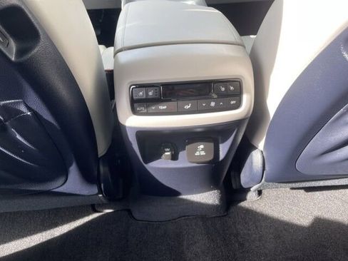 Used 2025 Hyundai Palisade Calligraphy image 18