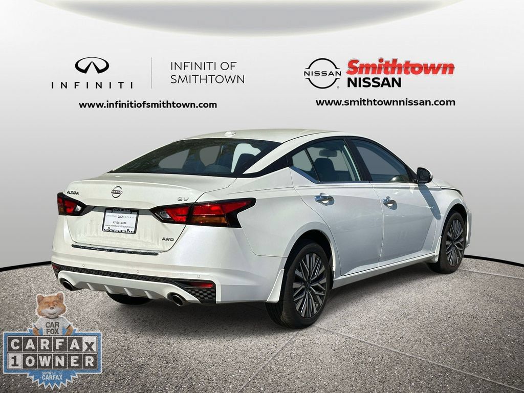 Used 2023 Nissan Altima 2.5 SV w/ SV Premium Package AWD/4WD image 9