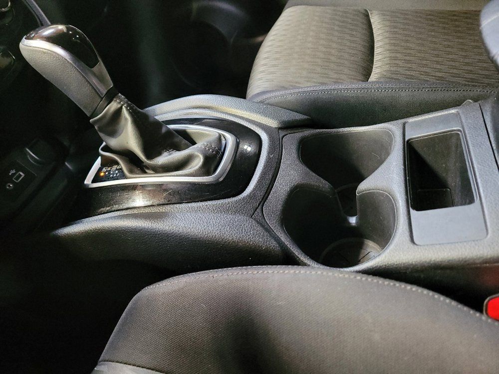 Used 2020 Nissan Rogue S FWD image 26