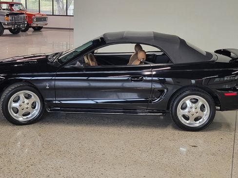 Used 1995 Ford Mustang GT RWD image 3