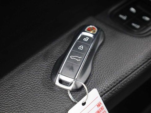 Certified 2024 Porsche Cayenne AWD/4WD image 38