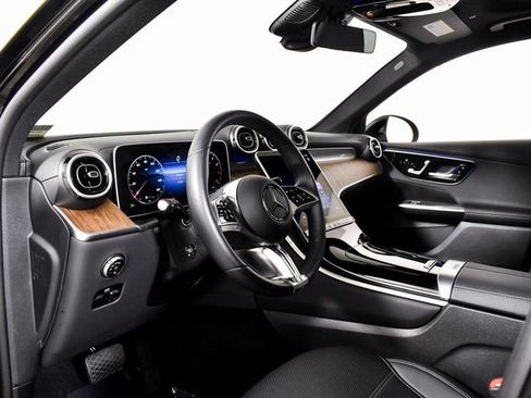 Certified 2025 Mercedes-Benz GLC 300 image 19