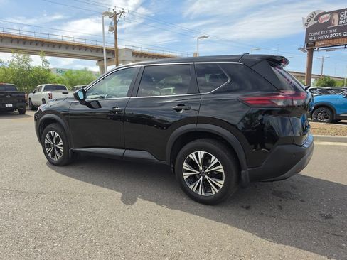 Used 2023 Nissan Rogue SV FWD image 5