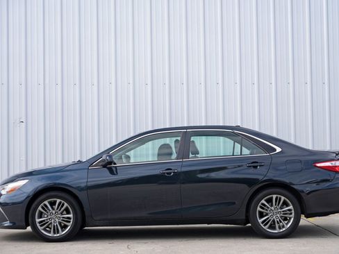 Used 2017 Toyota Camry SE image 8
