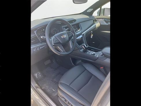Certified 2025 Cadillac XT5 Premium Luxury w/ Technology Package AWD/4WD image 10