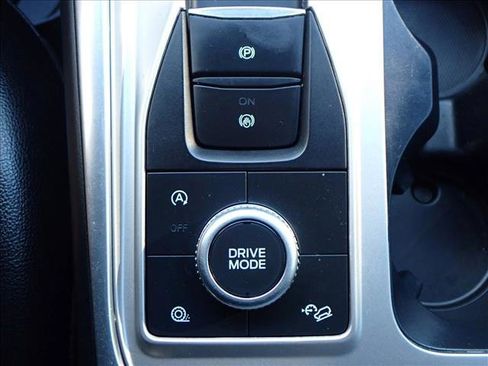 Used 2020 Ford Explorer XLT w/ Equipment Group 202A image 24