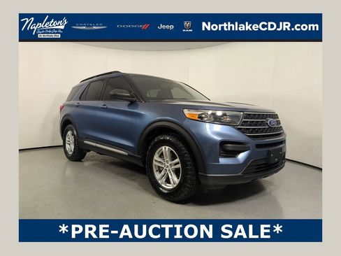Used 2020 Ford Explorer XLT image 1