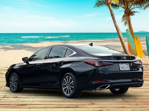 Used 2025 Lexus ES 350 image 3