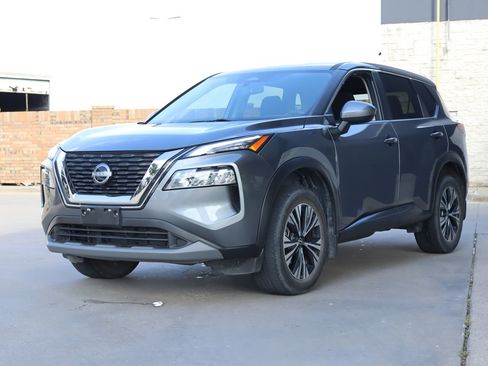 Used 2023 Nissan Rogue SV FWD image 2