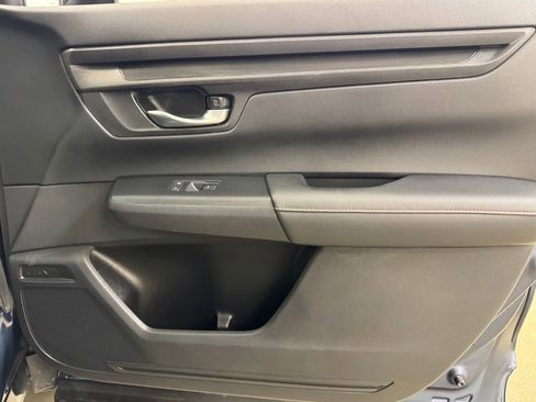 Used 2025 Honda CR-V Sport image 32