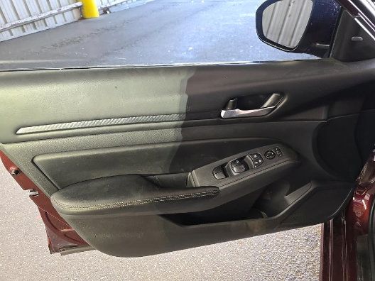 Used 2025 Nissan Altima 2.5 SV w/ SV Special Edition Package FWD image 9