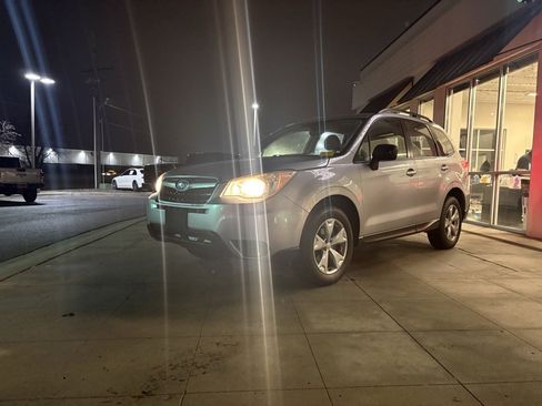 Used 2016 Subaru Forester 2.5i w/ Alloy Wheel Package image 4