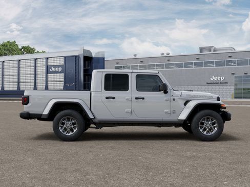 New 2026 Jeep Gladiator Sport AWD/4WD image 12