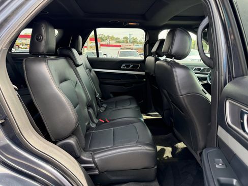 Used 2017 Ford Explorer XLT w/ Equipment Group 202A image 23