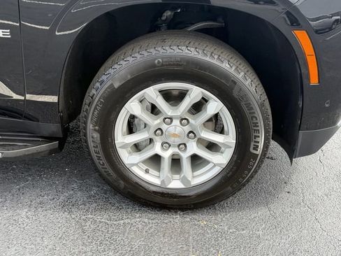 Used 2025 Chevrolet Tahoe LS RWD image 18