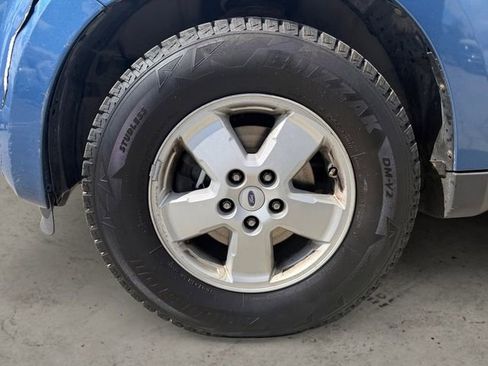 Used 2009 Ford Escape XLS AWD/4WD image 14