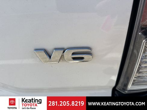 Used 2021 Toyota Tacoma Limited AWD/4WD image 12