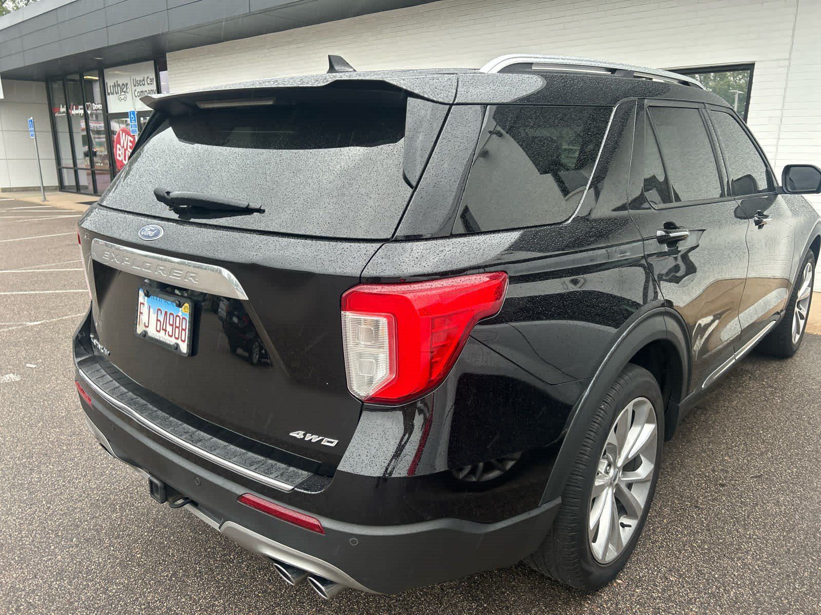 Used 2023 Ford Explorer Platinum w/ Technology Package AWD/4WD image 4