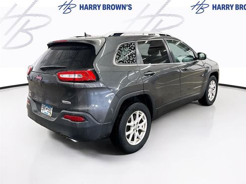 Used 2016 Jeep Cherokee Latitude w/ Cold Weather Group image 10