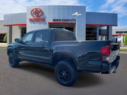 Used 2022 Toyota Tacoma SR5 w/ Technology Package RWD image 5