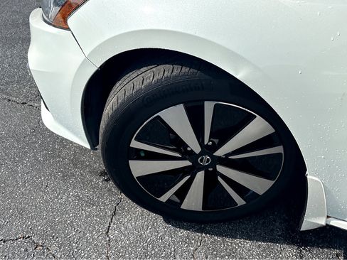 Used 2021 Nissan Altima 2.5 SV w/ SV Premium Package image 21