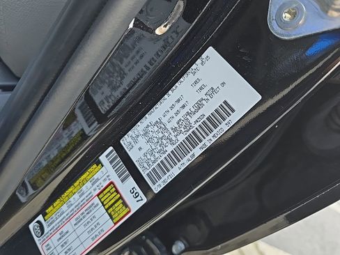 Used 2025 Toyota Tacoma TRD Off-Road image 34