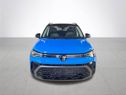 Certified 2025 Volkswagen Taos SE image 3