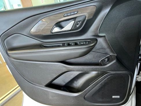 Used 2023 GMC Terrain Denali image 16