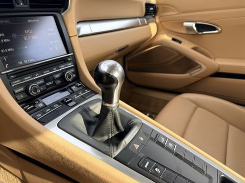 Used 2014 Porsche 911 Carrera 4 AWD/4WD image 16