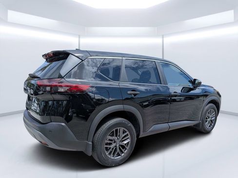 Used 2023 Nissan Rogue S image 3