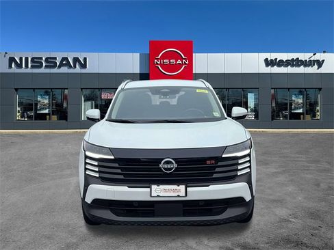 Used 2025 Nissan Kicks SR image 2