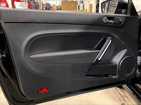 Used 2018 Volkswagen Beetle 2.0T S image 19