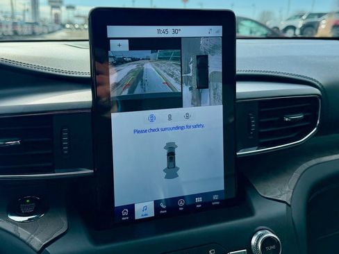 Used 2020 Ford Explorer Platinum w/ Premium Technology Package image 25